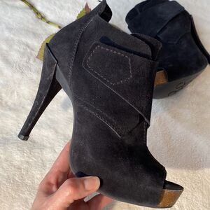 PEDRO GARCIA excellent condition preowned suede pumps size 7.5 narrow EUR 38.5N